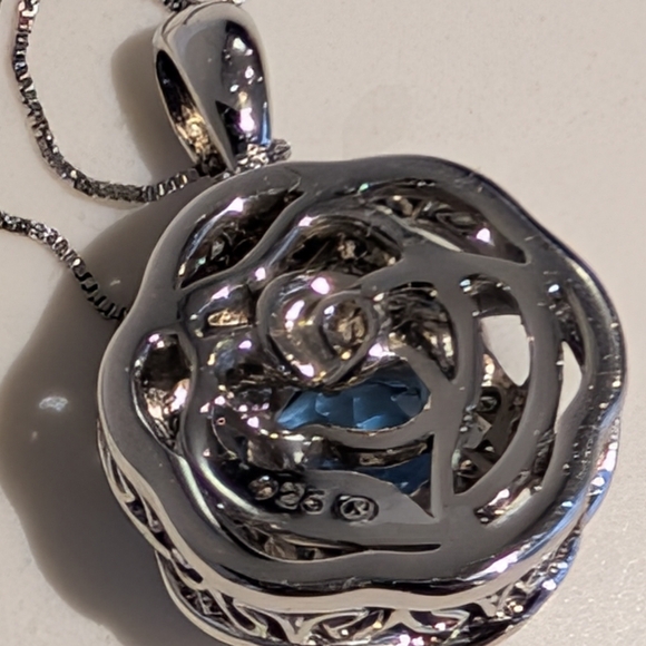 Sterling SilverPendant with Blue Topaz - Picture 3 of 6